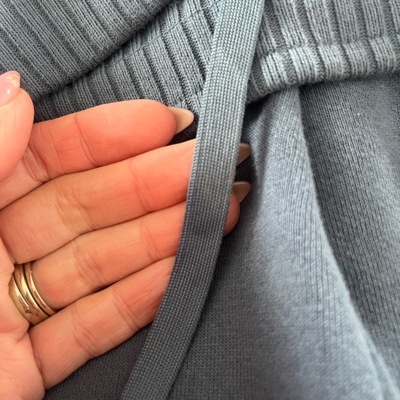 ALO Yoga Slate Wide-Leg Pants - Picture 8 of 8